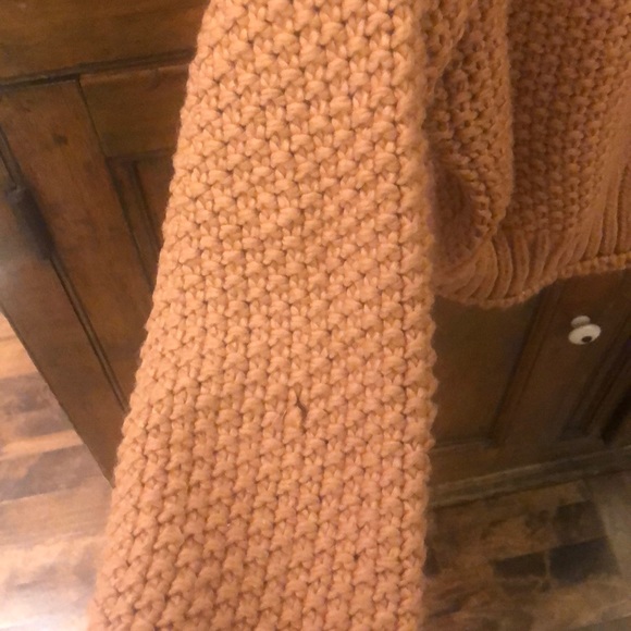 Chunky Coral Knit Sweater - Picture 4 of 6